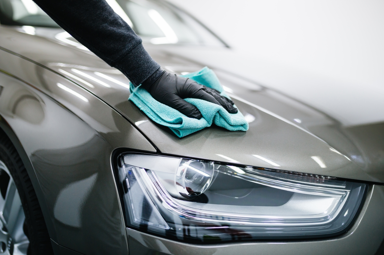 polishing and waxing car